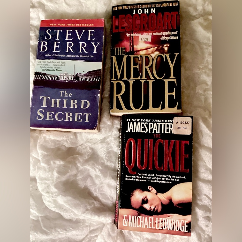 Thriller books bundle.